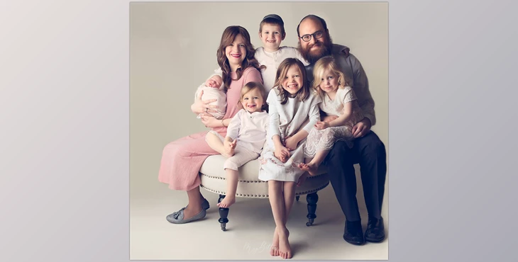 Download Meg Bitton — Newborn Studio: Family Posing